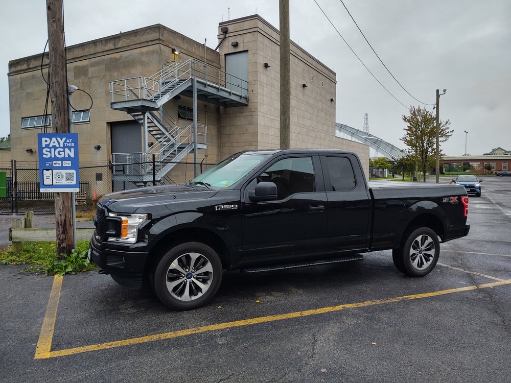 p2 Your Community Marketplace: It's quick and easy. Learn, Shop, Sell, and connect with friends and family.