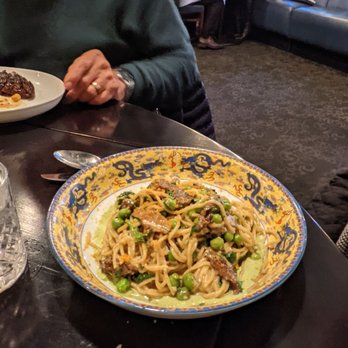 AVI5 Your Community Marketplace: It's quick and easy. Learn, Shop, Sell, and connect with friends and family.