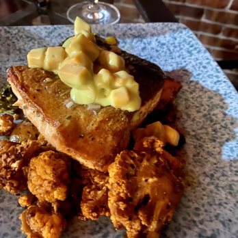 AVI8 Your Community Marketplace: It's quick and easy. Learn, Shop, Sell, and connect with friends and family.