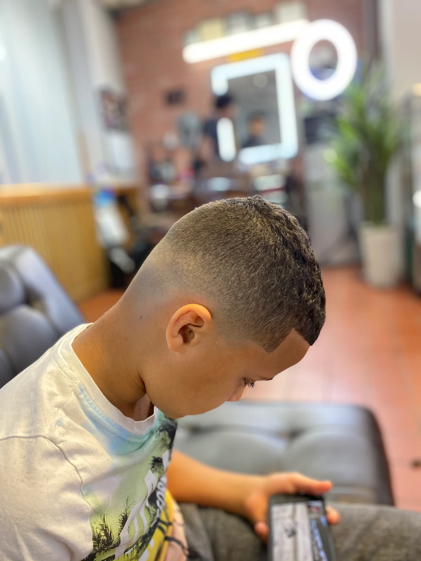 Above Average Barber Shop Your Community Marketplace: It's quick and easy. Learn, Shop, Sell, and connect with friends and family.