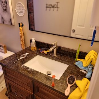 Above the Barr Cleaning1 Your Community Marketplace: It's quick and easy. Learn, Shop, Sell, and connect with friends and family.