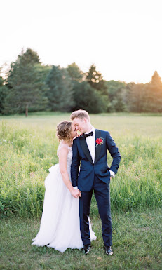 Alexandra Meseke Photography2 Your Community Marketplace: It's quick and easy. Learn, Shop, Sell, and connect with friends and family.