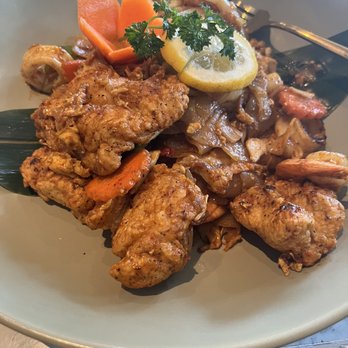 Am Thai Bistro13 Your Community Marketplace: It's quick and easy. Learn, Shop, Sell, and connect with friends and family.