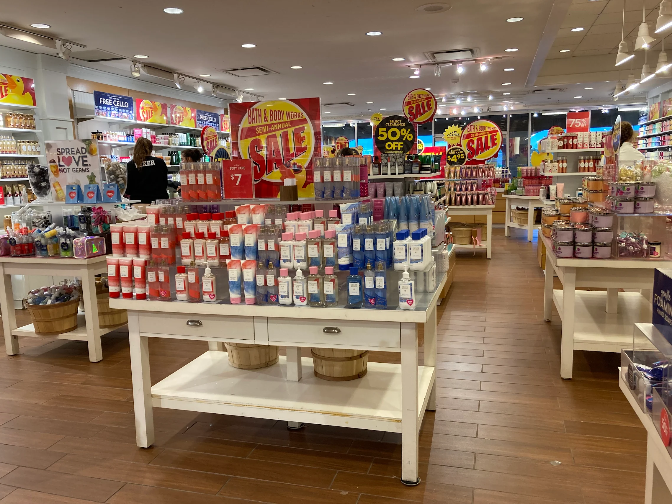 Bath Body Works2 Your Community Marketplace: It's quick and easy. Learn, Shop, Sell, and connect with friends and family.