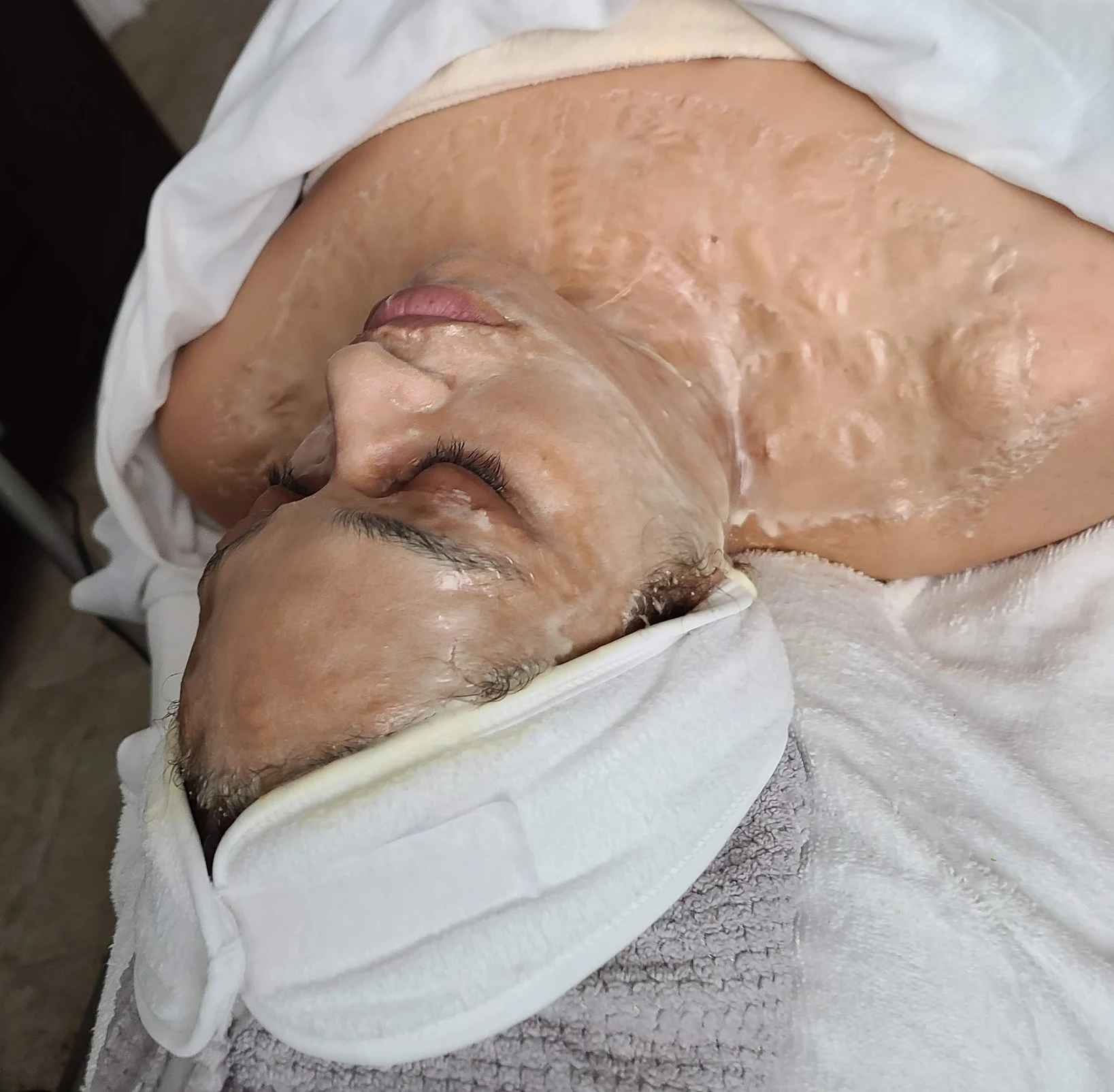 Darling Esthetics 8 Your Community Marketplace: It's quick and easy. Learn, Shop, Sell, and connect with friends and family.