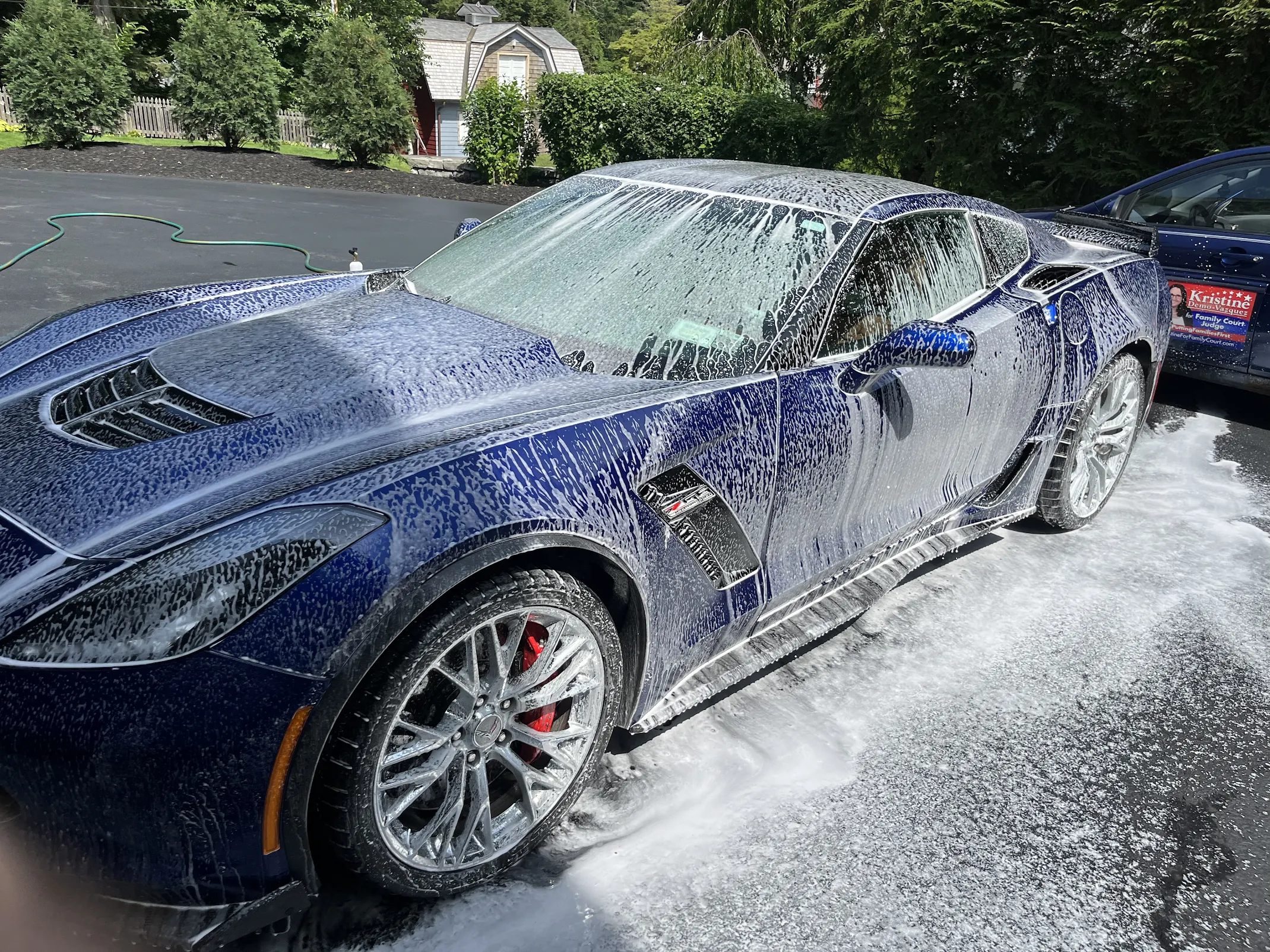 Demos Detailing 2 Your Community Marketplace: It's quick and easy. Learn, Shop, Sell, and connect with friends and family.