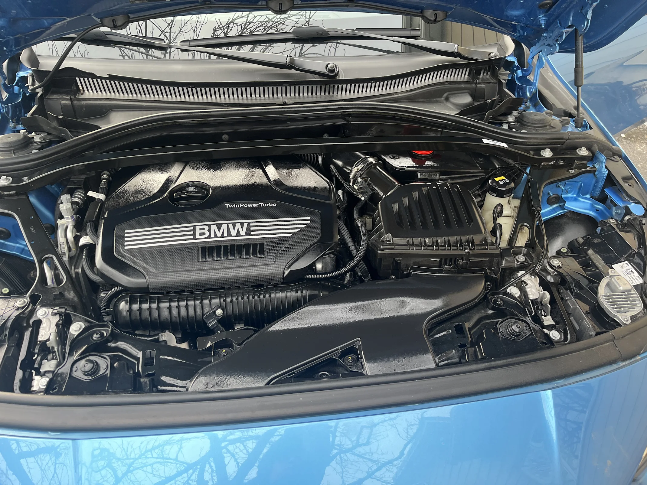 Demos Detailing 4 Your Community Marketplace: It's quick and easy. Learn, Shop, Sell, and connect with friends and family.