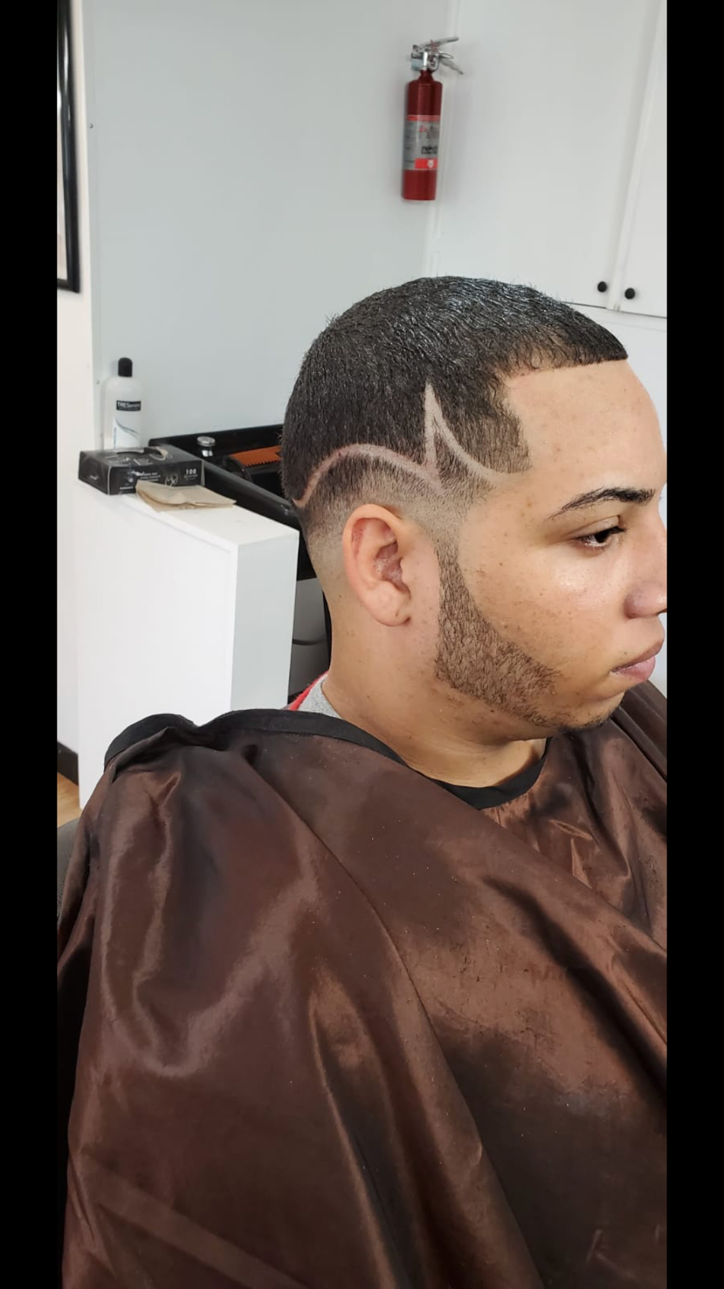 Design Barber Shop by Joel 3 Your Community Marketplace: It's quick and easy. Learn, Shop, Sell, and connect with friends and family.