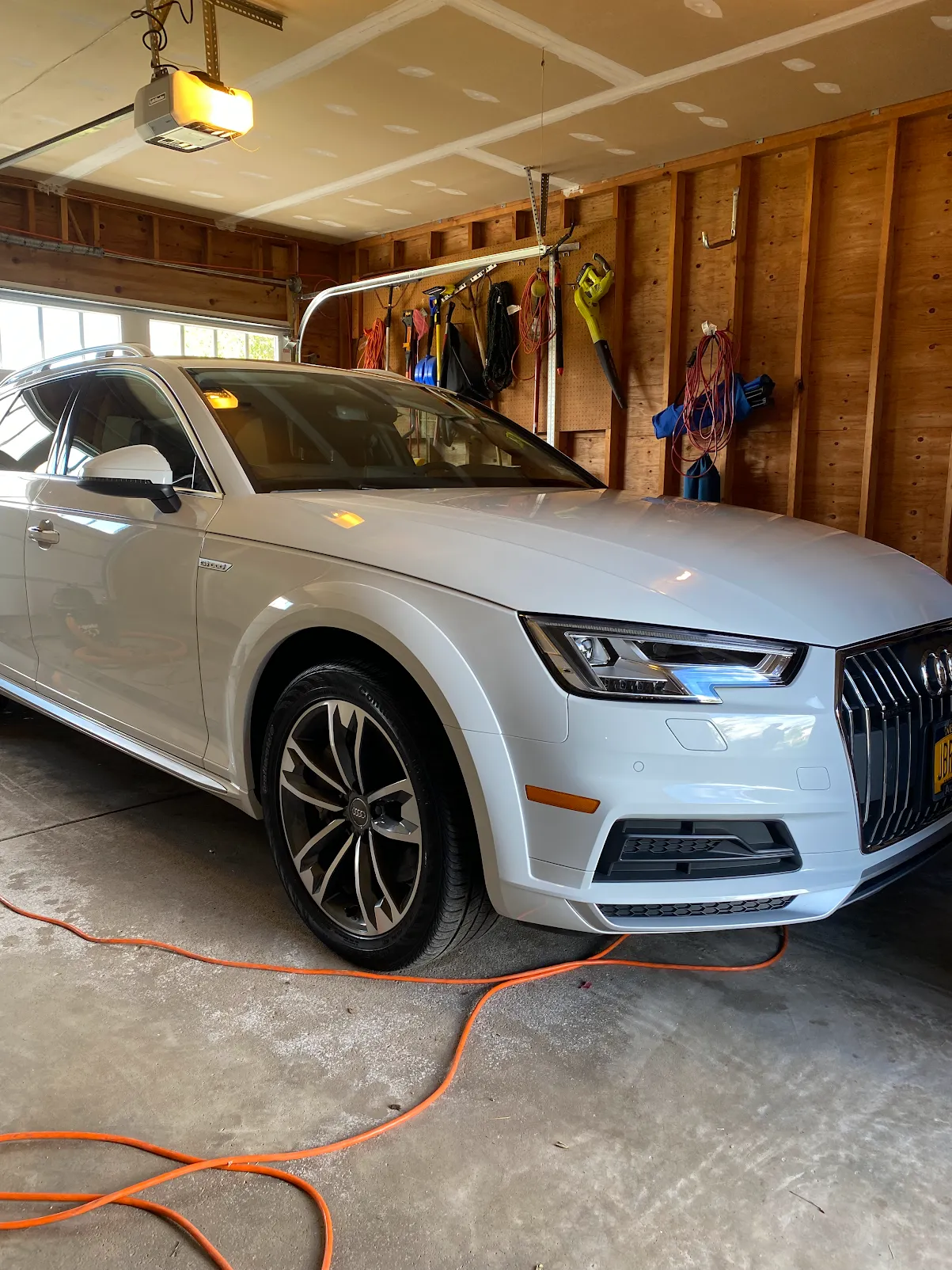 Dons Detailing 2 Your Community Marketplace: It's quick and easy. Learn, Shop, Sell, and connect with friends and family.