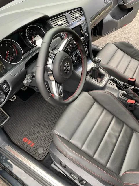 Dons Detailing 5 Your Community Marketplace: It's quick and easy. Learn, Shop, Sell, and connect with friends and family.