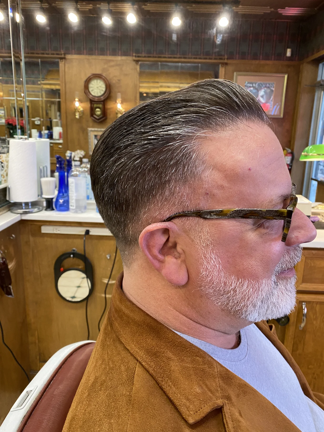 Dougs East Avenue Barber Shop 4 Your Community Marketplace: It's quick and easy. Learn, Shop, Sell, and connect with friends and family.