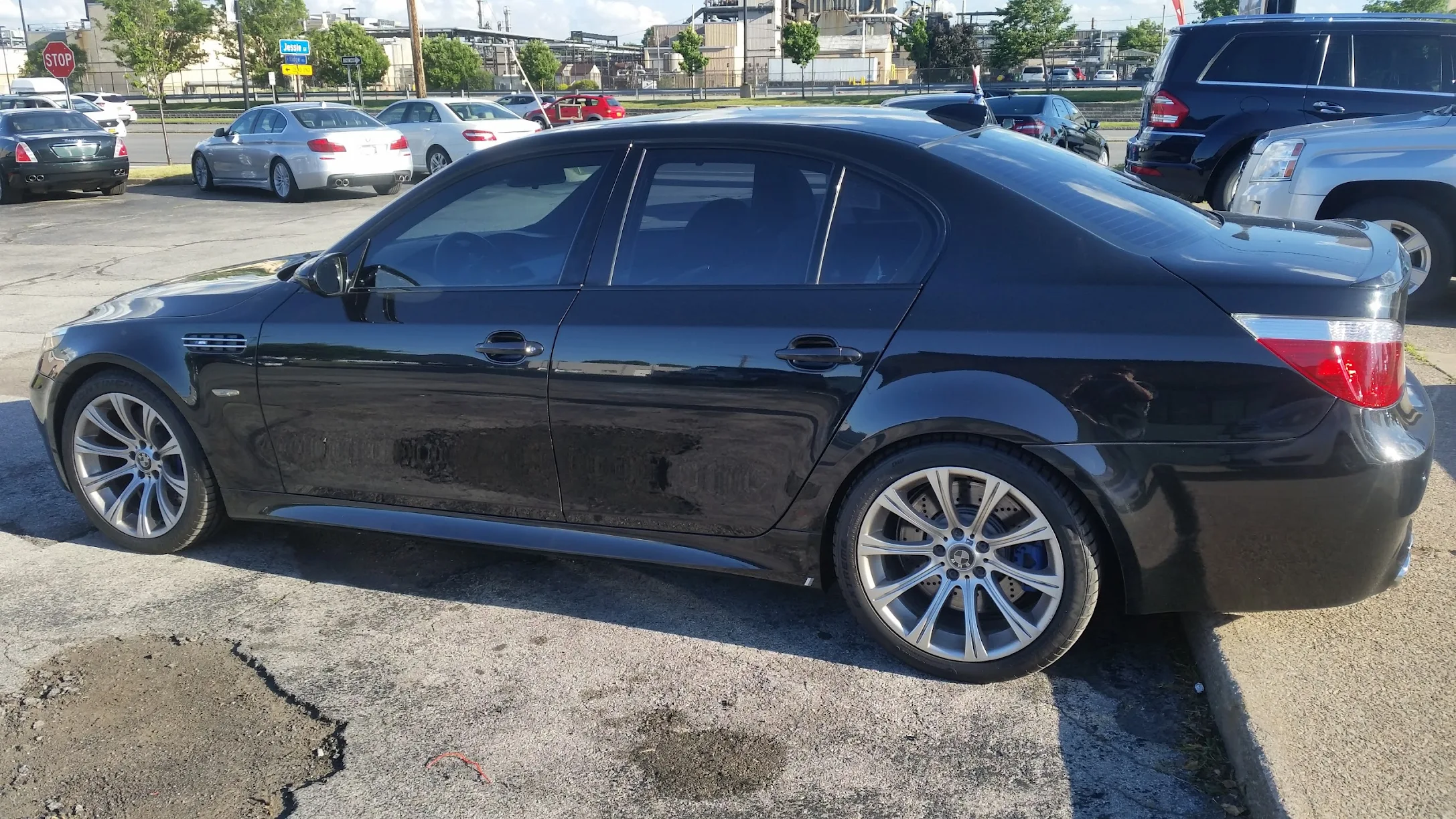 Elbrus Auto Brokers Inc. 4 Your Community Marketplace: It's quick and easy. Learn, Shop, Sell, and connect with friends and family.