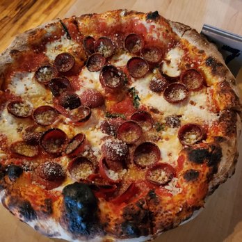 FIOR1 Your Community Marketplace: It's quick and easy. Learn, Shop, Sell, and connect with friends and family.