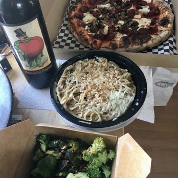 FIOR9 Your Community Marketplace: It's quick and easy. Learn, Shop, Sell, and connect with friends and family.