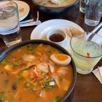 FURO8 Your Community Marketplace: It's quick and easy. Learn, Shop, Sell, and connect with friends and family.