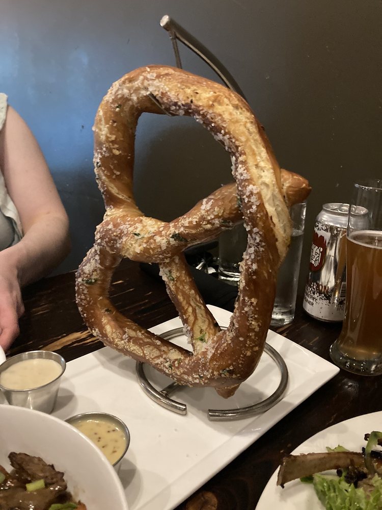 Flight West 4 Your Community Marketplace: It's quick and easy. Learn, Shop, Sell, and connect with friends and family.