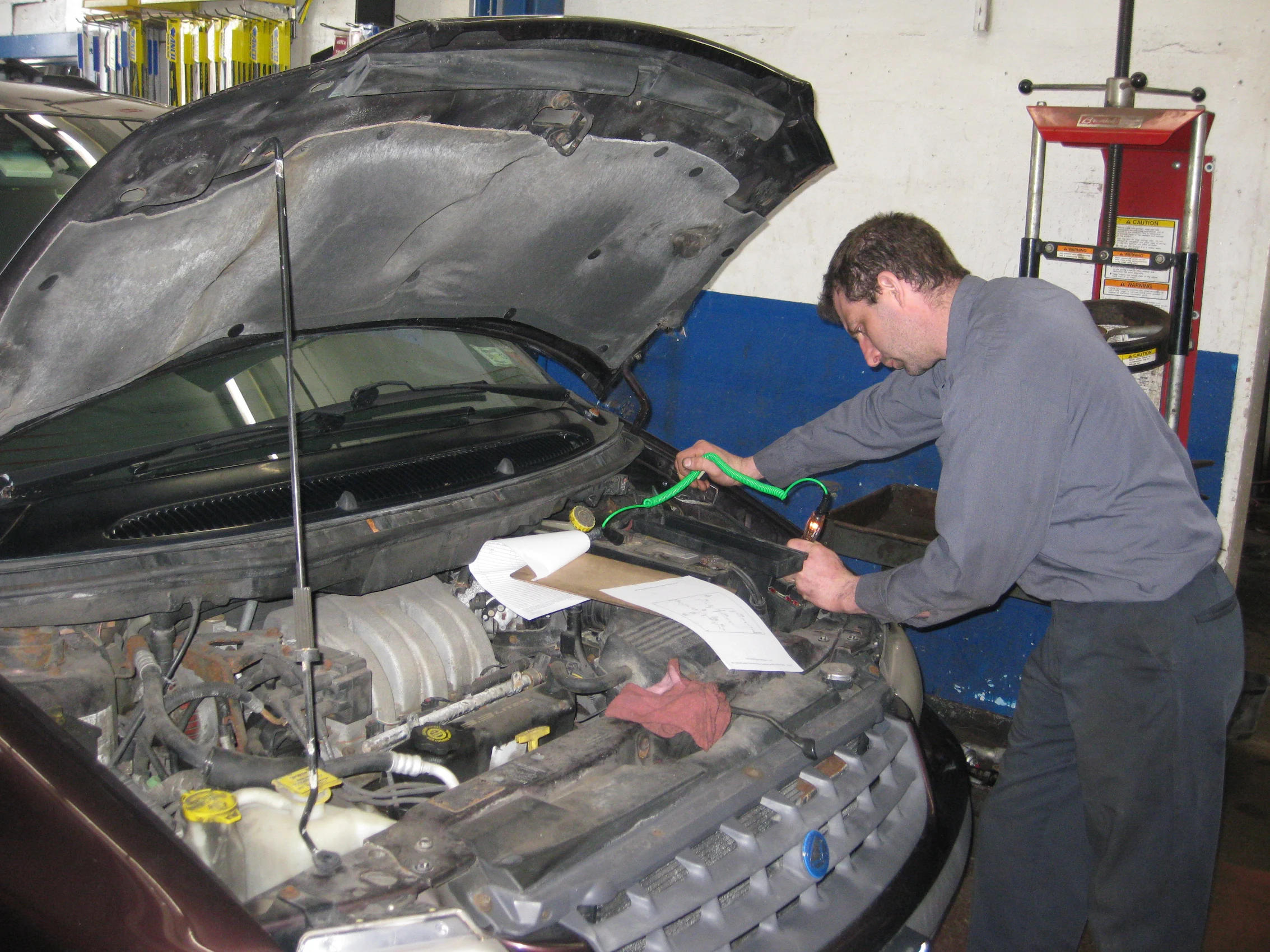 George Bobs Services 2 Your Community Marketplace: It's quick and easy. Learn, Shop, Sell, and connect with friends and family.