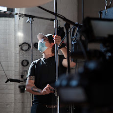 Hill and Valley Creative3 Your Community Marketplace: It's quick and easy. Learn, Shop, Sell, and connect with friends and family.