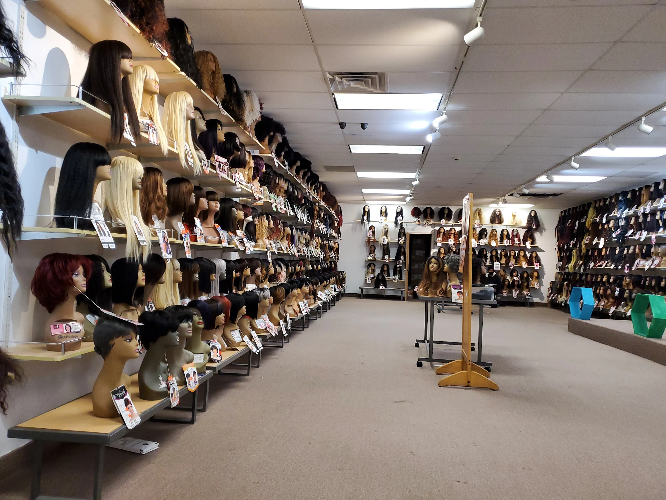 Hollywood Hair Beauty Your Community Marketplace: It's quick and easy. Learn, Shop, Sell, and connect with friends and family.