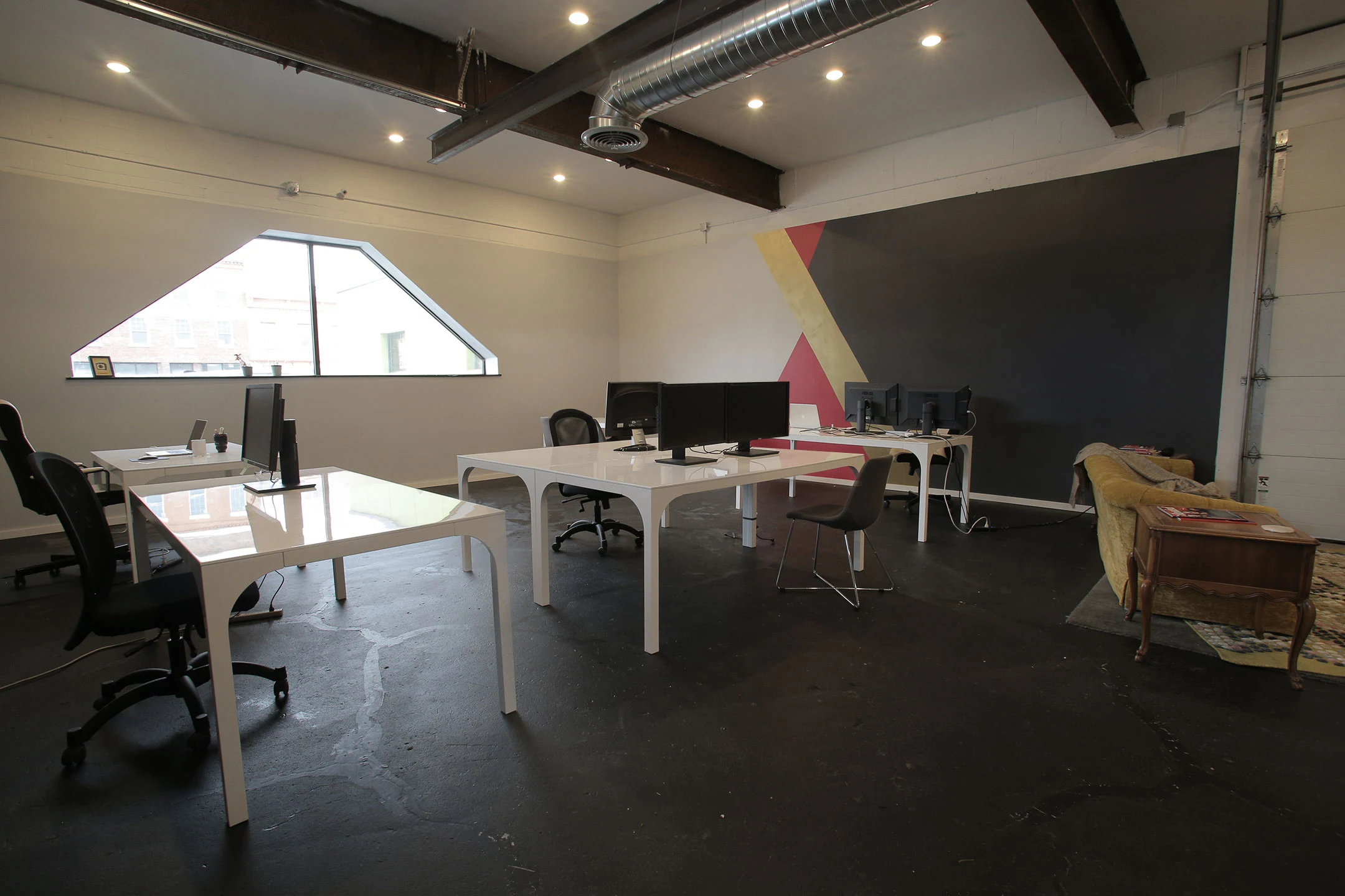 HouseTwelve Media1 Your Community Marketplace: It's quick and easy. Learn, Shop, Sell, and connect with friends and family.