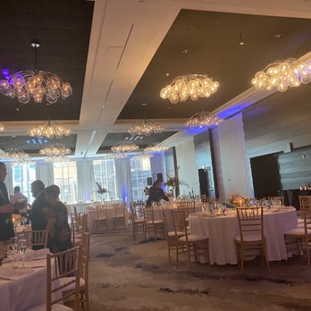 Hyatt Regency Rochester2 Your Community Marketplace: It's quick and easy. Learn, Shop, Sell, and connect with friends and family.