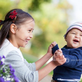 Jess Kamens Photography1 Your Community Marketplace: It's quick and easy. Learn, Shop, Sell, and connect with friends and family.