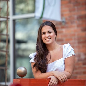 Jessica Lee Photography2 Your Community Marketplace: It's quick and easy. Learn, Shop, Sell, and connect with friends and family.