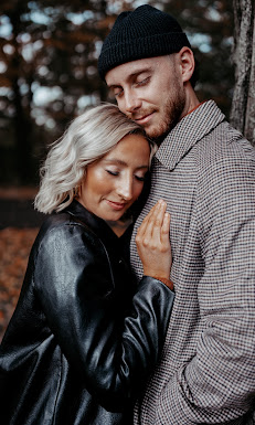 JonaMiguel Photography7 Your Community Marketplace: It's quick and easy. Learn, Shop, Sell, and connect with friends and family.