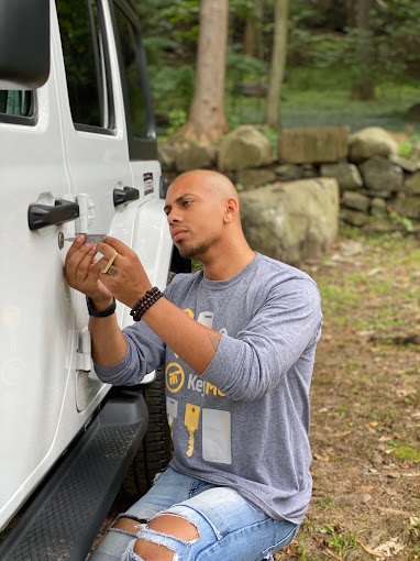 KeyMe Locksmiths 2 Your Community Marketplace: It's quick and easy. Learn, Shop, Sell, and connect with friends and family.