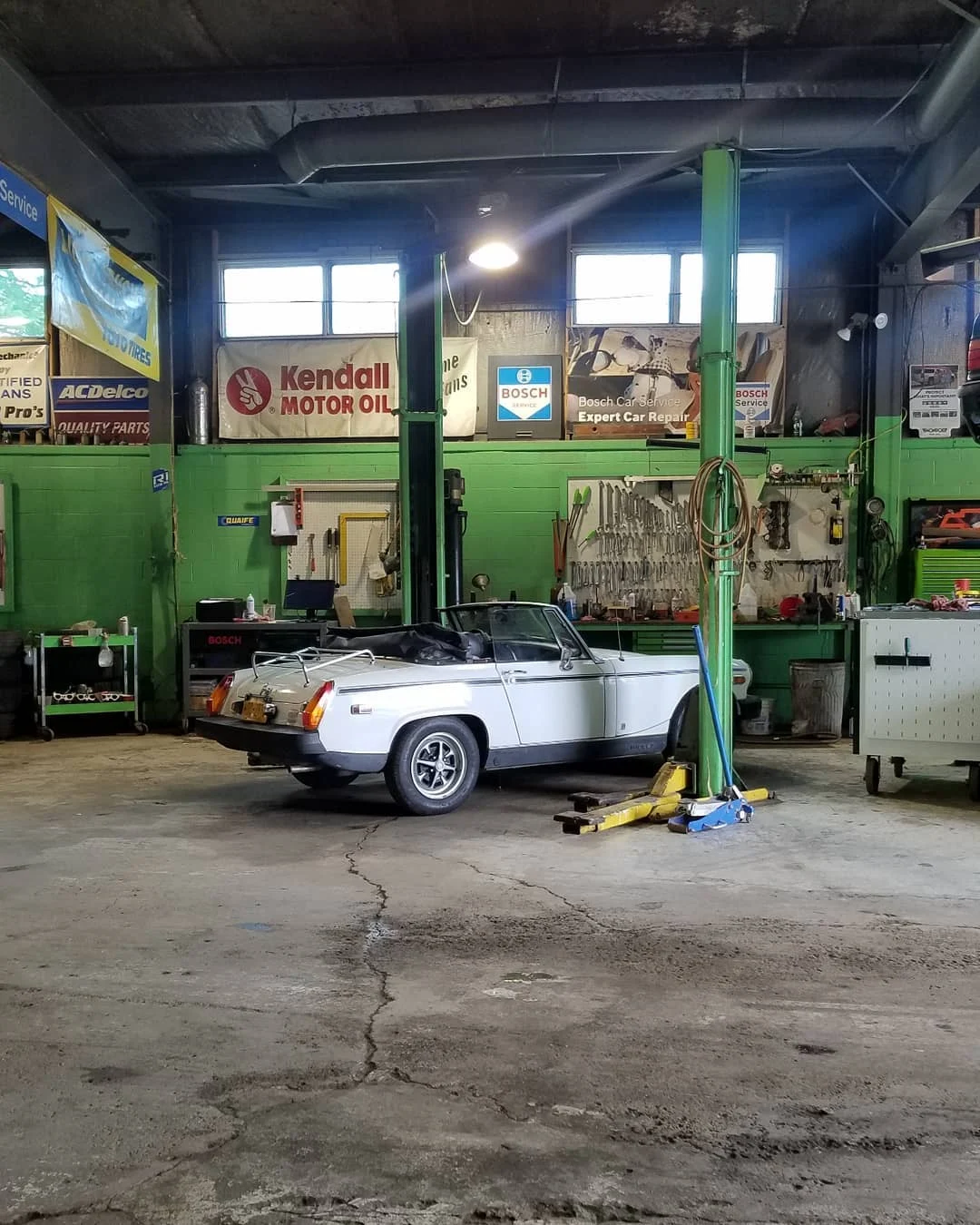 Kurts Garage 4 Your Community Marketplace: It's quick and easy. Learn, Shop, Sell, and connect with friends and family.