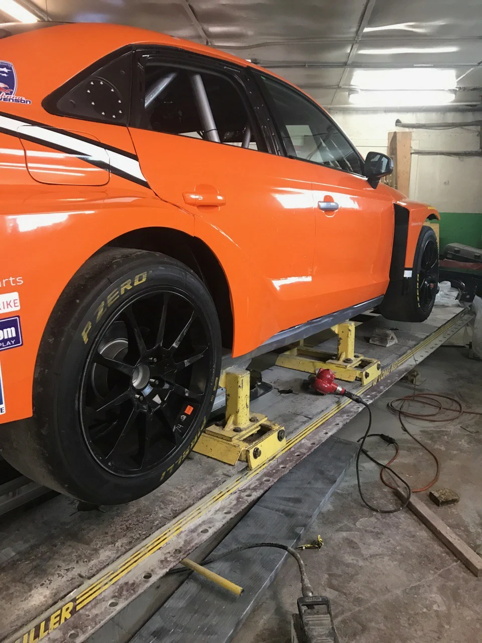 Kurts Garage 5 Your Community Marketplace: It's quick and easy. Learn, Shop, Sell, and connect with friends and family.