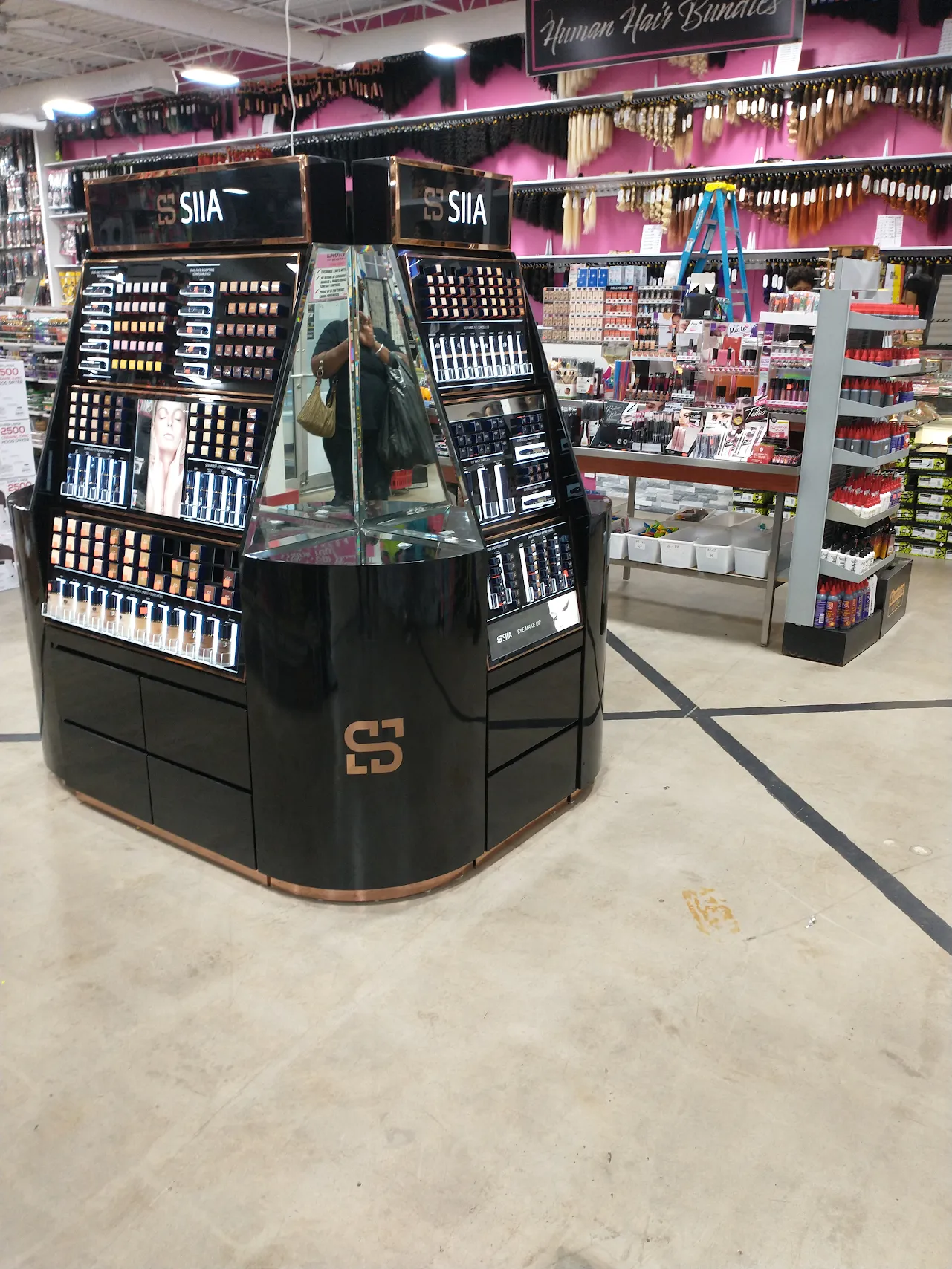 LAVISH BEAUTY 5 Your Community Marketplace: It's quick and easy. Learn, Shop, Sell, and connect with friends and family.