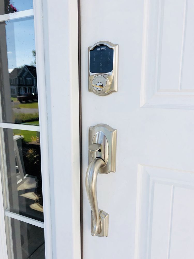 LOCKSMITH 4 Your Community Marketplace: It's quick and easy. Learn, Shop, Sell, and connect with friends and family.