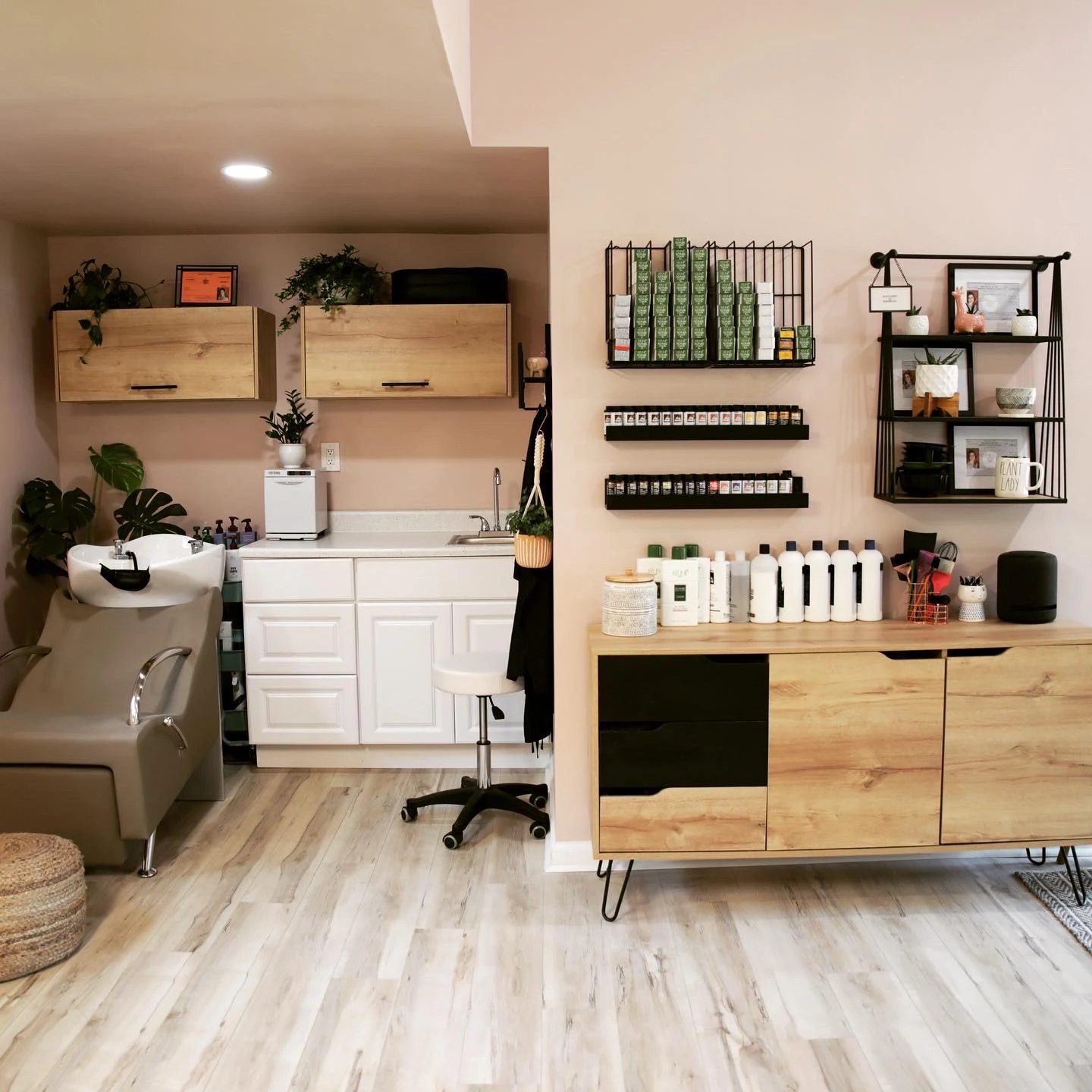 Lisa Nolan Hair Studio 4 Your Community Marketplace: It's quick and easy. Learn, Shop, Sell, and connect with friends and family.