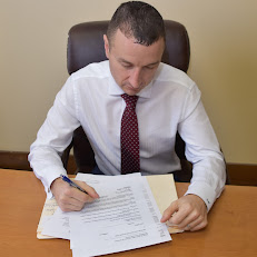 Lorenzo Napolitano2 Your Community Marketplace: It's quick and easy. Learn, Shop, Sell, and connect with friends and family.