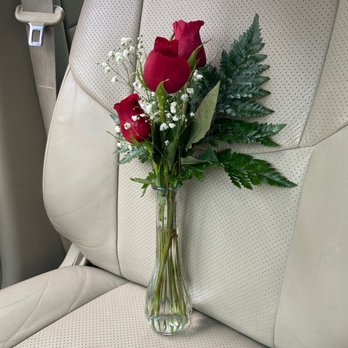 Love Flowers N Things2 Your Community Marketplace: It's quick and easy. Learn, Shop, Sell, and connect with friends and family.