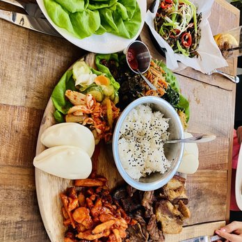 Nosh4 Your Community Marketplace: It's quick and easy. Learn, Shop, Sell, and connect with friends and family.