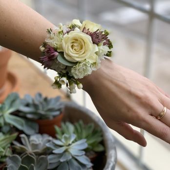 Pittsford Florist Your Community Marketplace: It's quick and easy. Learn, Shop, Sell, and connect with friends and family.