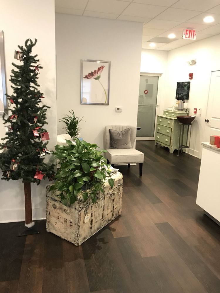 R Salon Spa 4 Your Community Marketplace: It's quick and easy. Learn, Shop, Sell, and connect with friends and family.