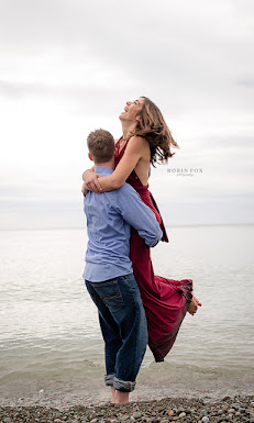 Robin Fox Photography4 1 Your Community Marketplace: It's quick and easy. Learn, Shop, Sell, and connect with friends and family.