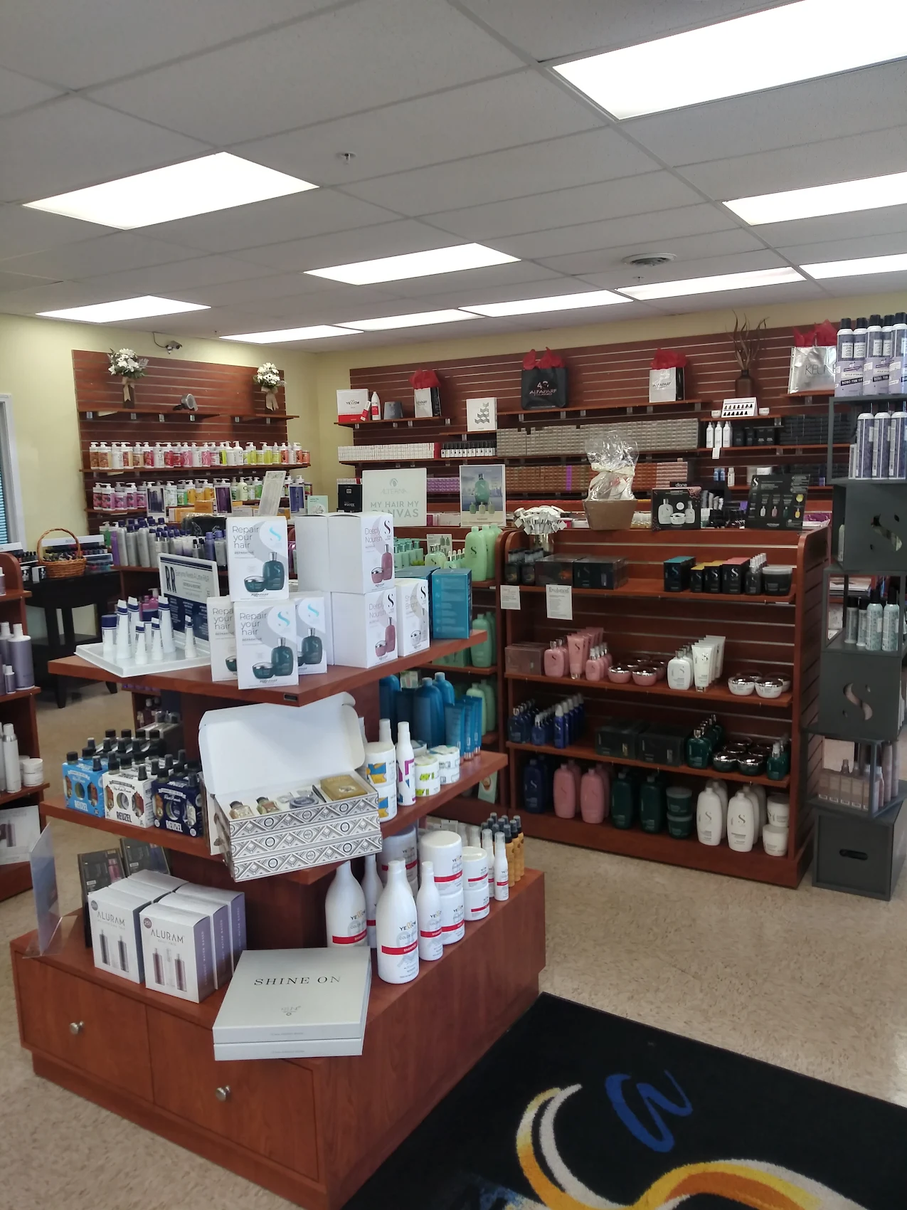 Salon Accessories Your Community Marketplace: It's quick and easy. Learn, Shop, Sell, and connect with friends and family.