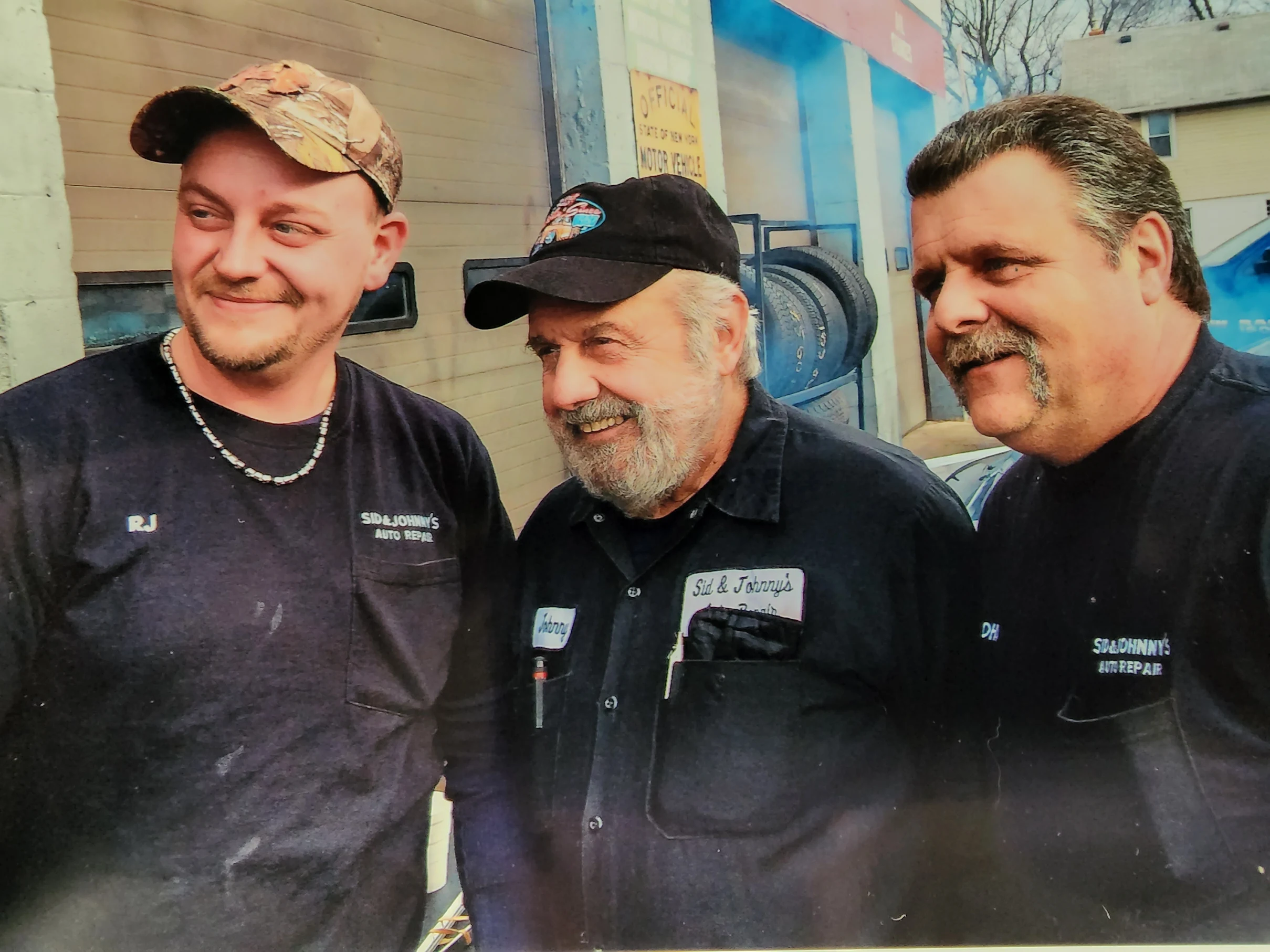 Sid Johnnys Auto Repairing Your Community Marketplace: It's quick and easy. Learn, Shop, Sell, and connect with friends and family.