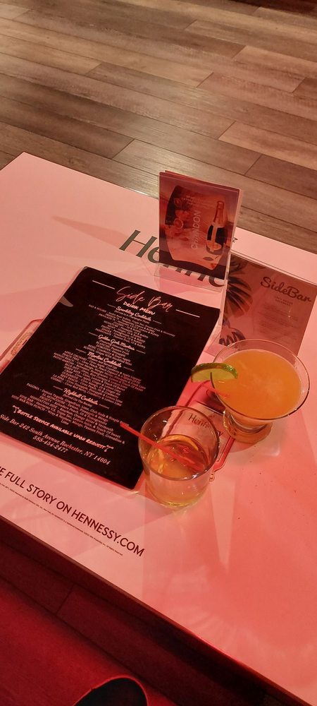 Side Bar 1 Your Community Marketplace: It's quick and easy. Learn, Shop, Sell, and connect with friends and family.