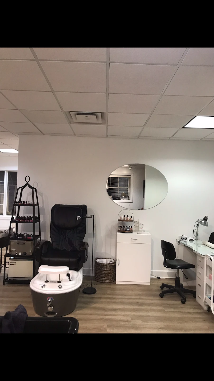 Sorellas Co. Salon 4 Your Community Marketplace: It's quick and easy. Learn, Shop, Sell, and connect with friends and family.