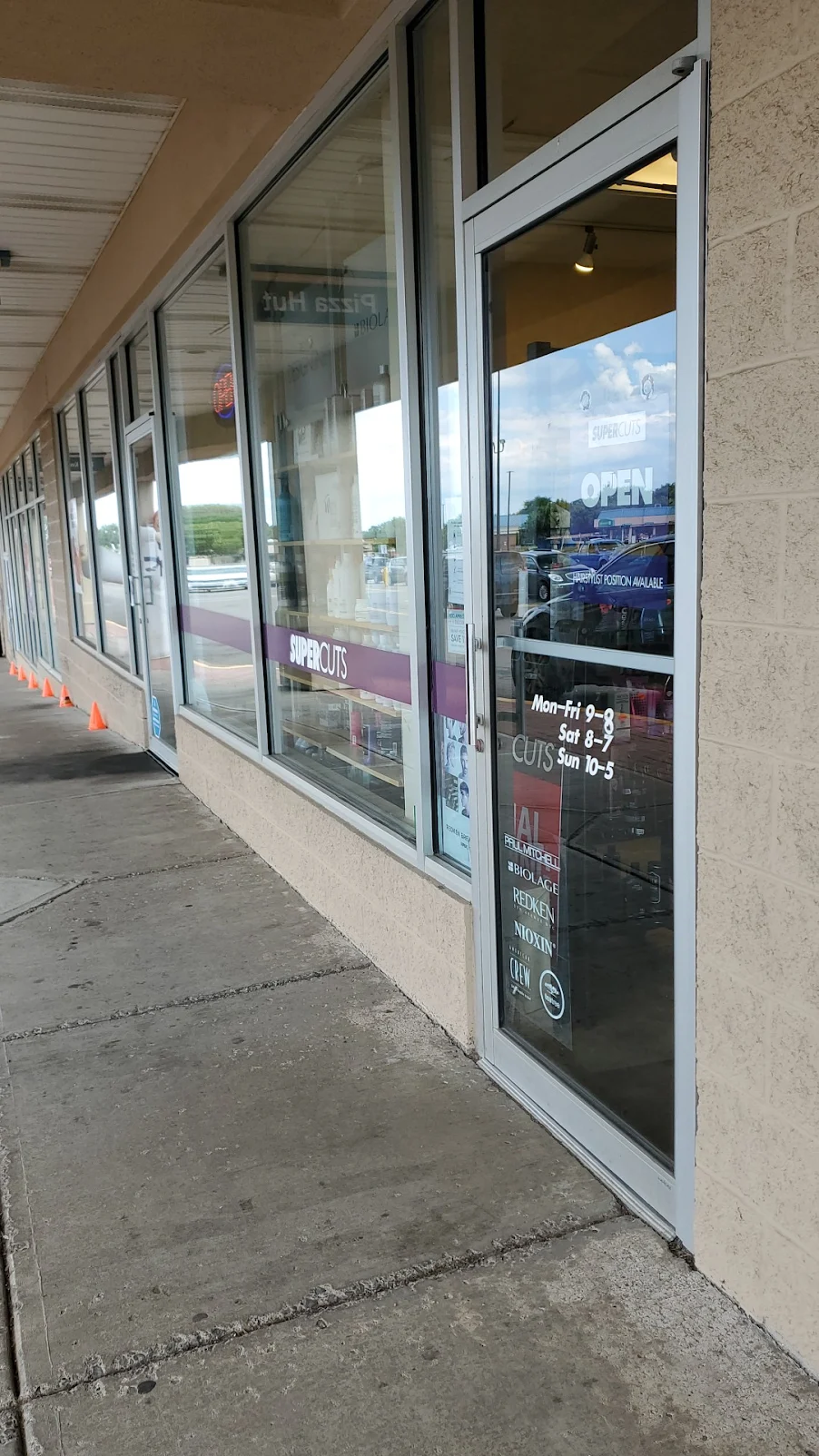 Supercuts 5 Your Community Marketplace: It's quick and easy. Learn, Shop, Sell, and connect with friends and family.