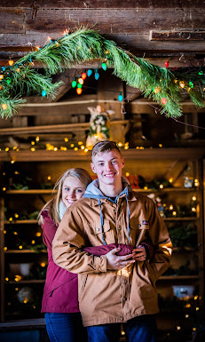 The Photography Your Community Marketplace: It's quick and easy. Learn, Shop, Sell, and connect with friends and family.