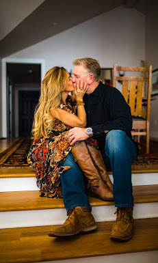 The Photography Your Community Marketplace: It's quick and easy. Learn, Shop, Sell, and connect with friends and family.