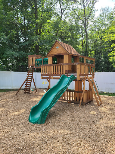 Thomas Landscape Design Inc. 3 Your Community Marketplace: It's quick and easy. Learn, Shop, Sell, and connect with friends and family.