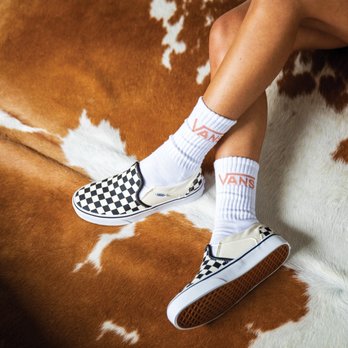 Vans2 1 Your Community Marketplace: It's quick and easy. Learn, Shop, Sell, and connect with friends and family.
