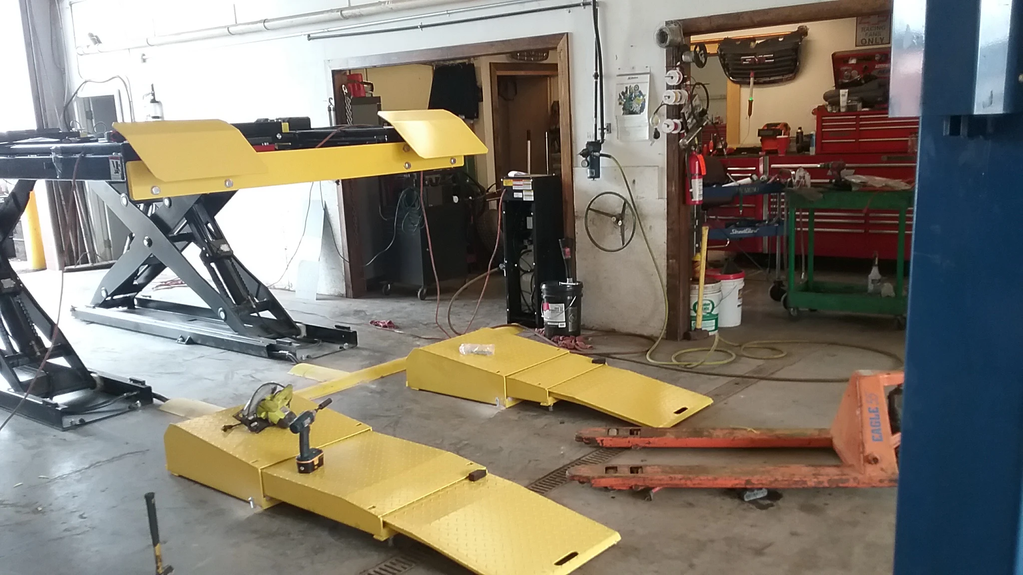 Vargas Auto Repair Collision 2 Your Community Marketplace: It's quick and easy. Learn, Shop, Sell, and connect with friends and family.